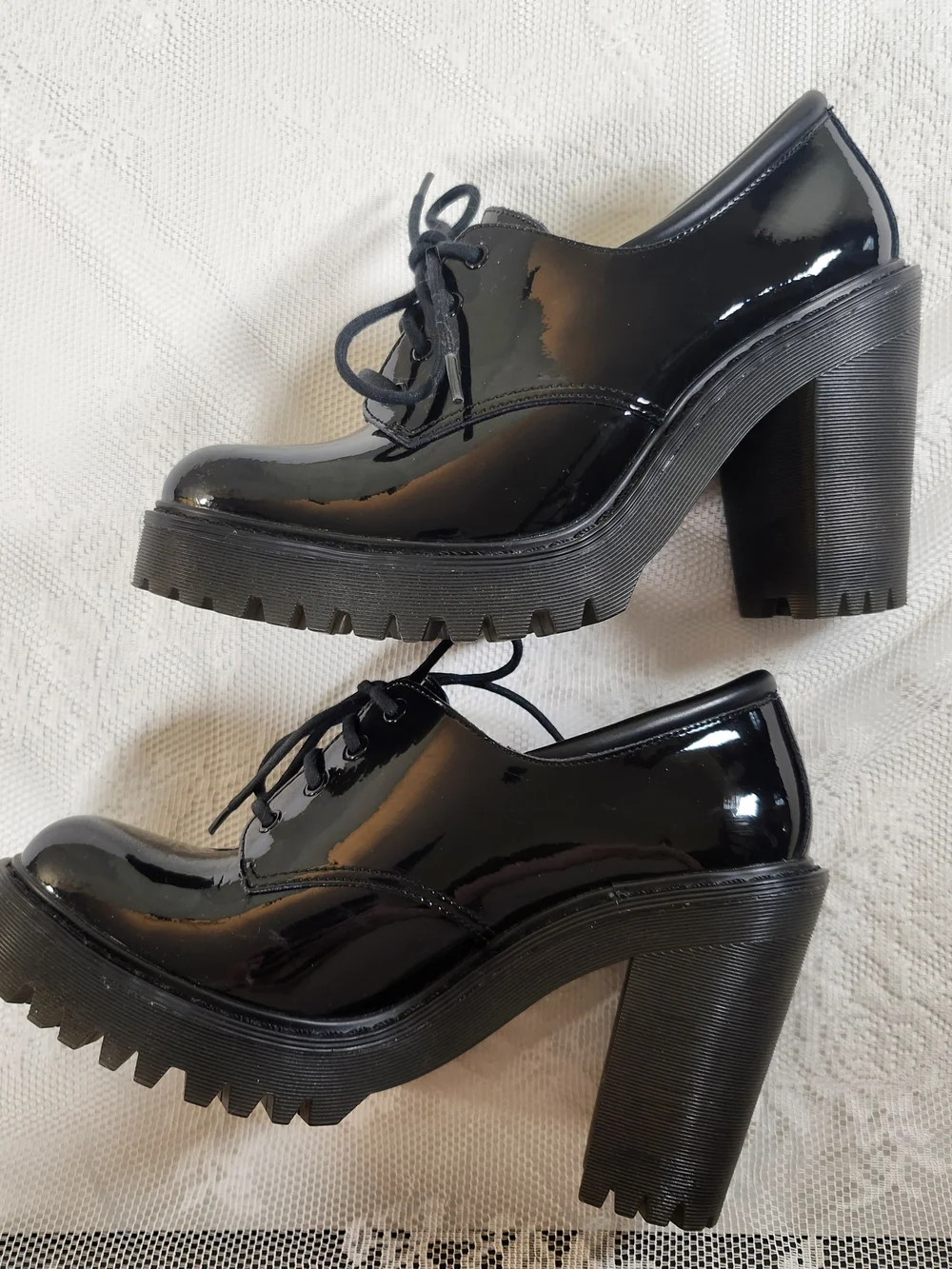 Dr. Martens Salome US7/EU38/UK5 Black Patent Oxford Lace-Up Heels
